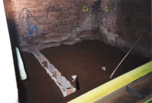 aufgef�llter Stall