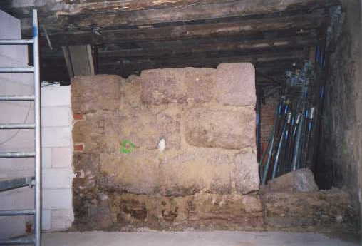 Durchgang zum Keller